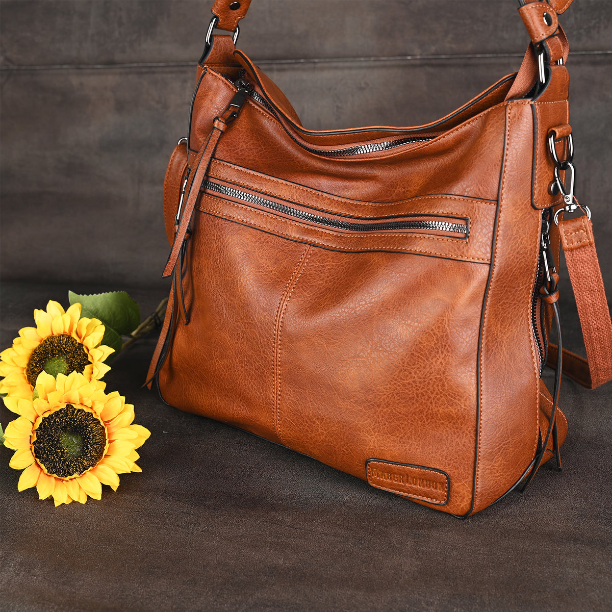 Weiche Hobo-Schultertasche mit passender Tasche - Bestseller